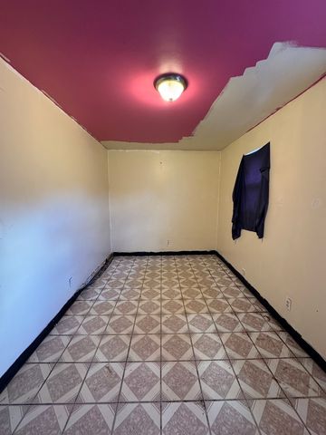 7142 S Damen Avenue, Chicago, IL 60636