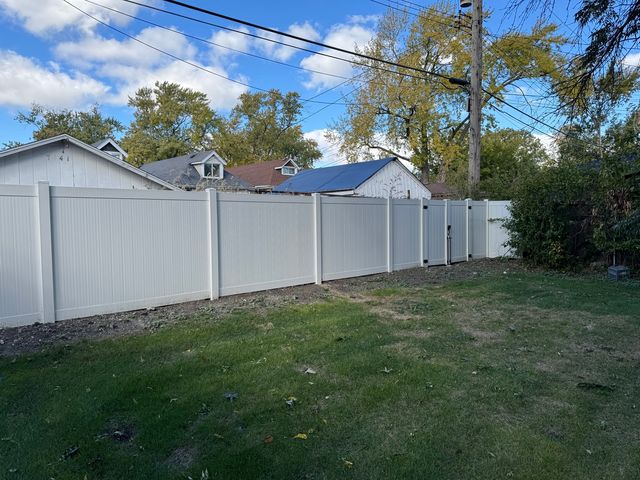 7142 S Damen Avenue, Chicago, IL 60636