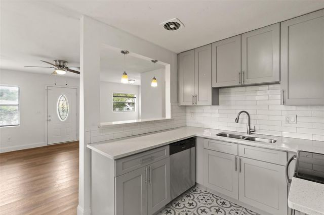 1039 WOODLAND AVENUE, Lakeland, FL 33801
