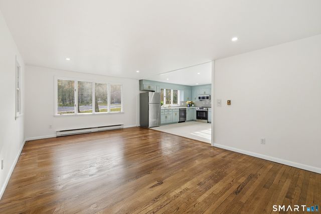 6 Heritage Lane, Simsbury, CT 06070