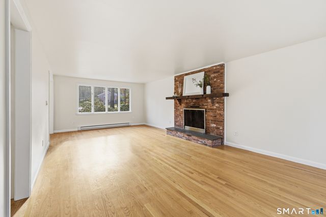 6 Heritage Lane, Simsbury, CT 06070