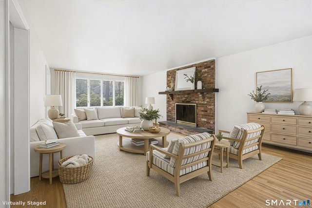 6 Heritage Lane, Simsbury, CT 06070