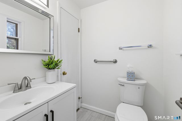 6 Heritage Lane, Simsbury, CT 06070