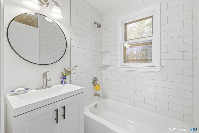 6 Heritage Lane, Simsbury, CT 06070