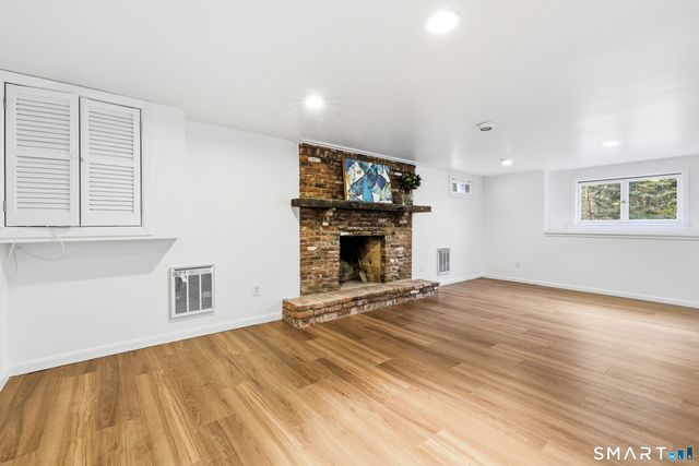 6 Heritage Lane, Simsbury, CT 06070