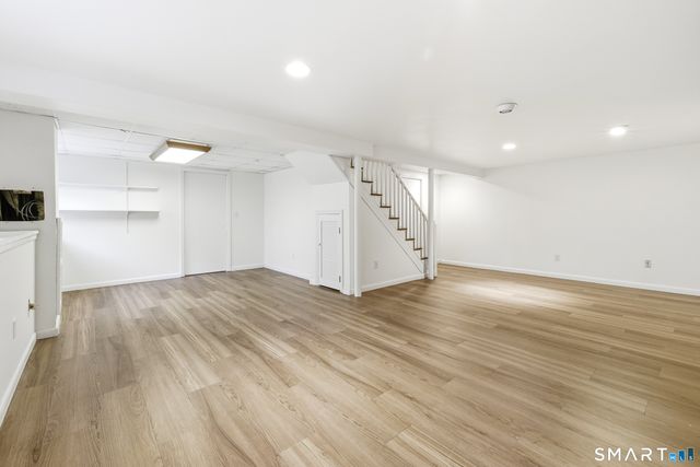 6 Heritage Lane, Simsbury, CT 06070