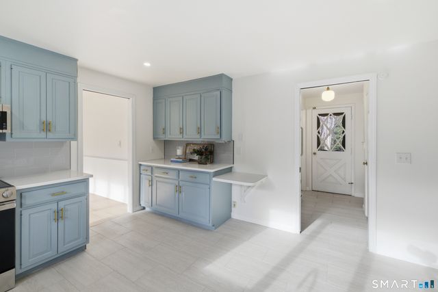 6 Heritage Lane, Simsbury, CT 06070