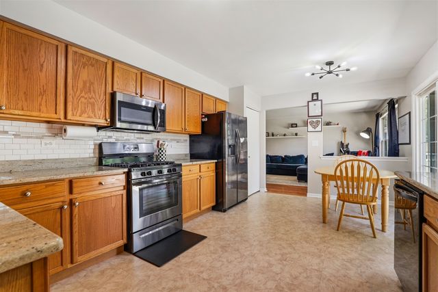 908 Blandford Avenue, New Lenox, IL 60451