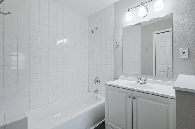 821 Collin Drive, Euless, TX 76039