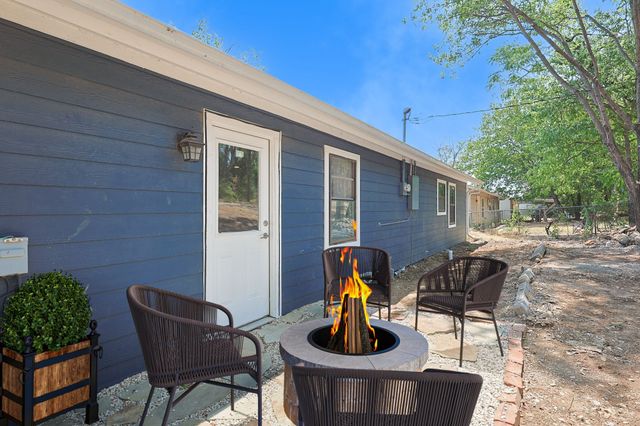 821 Collin Drive, Euless, TX 76039