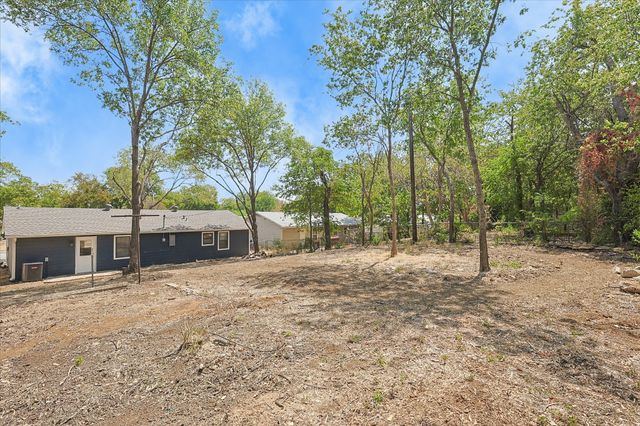 821 Collin Drive, Euless, TX 76039