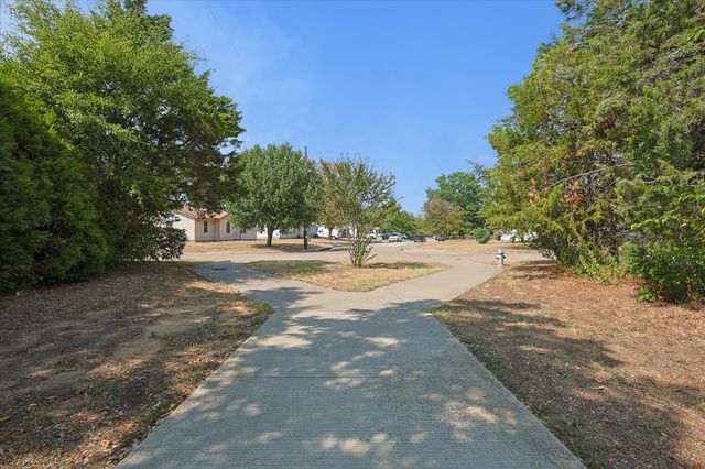 821 Collin Drive, Euless, TX 76039