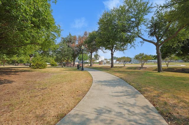821 Collin Drive, Euless, TX 76039