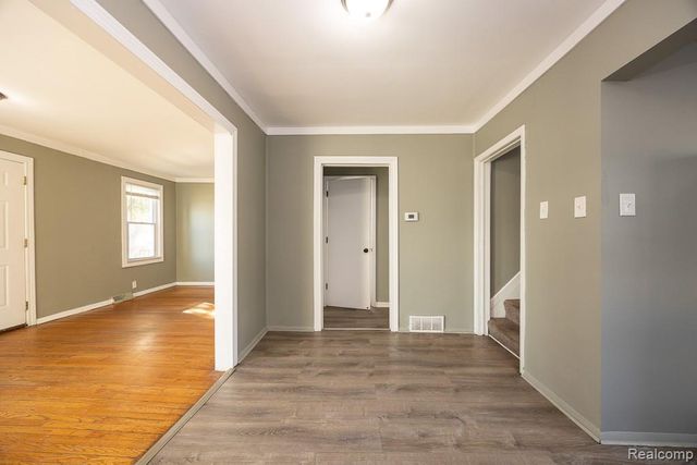 128 W Muir Avenue, Hazel Park, MI 48030