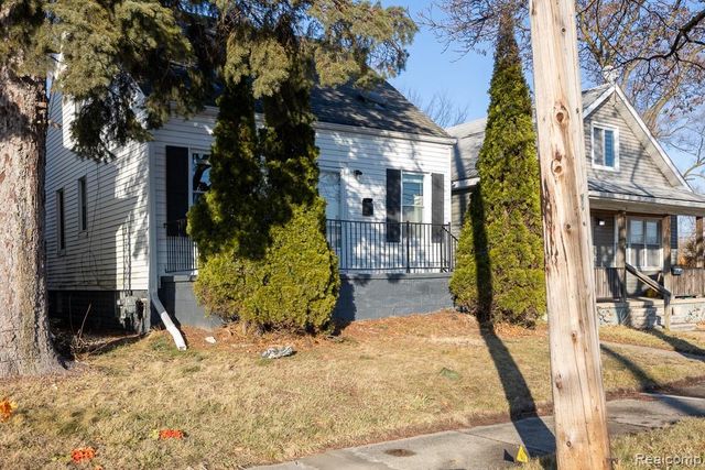 128 W Muir Avenue, Hazel Park, MI 48030