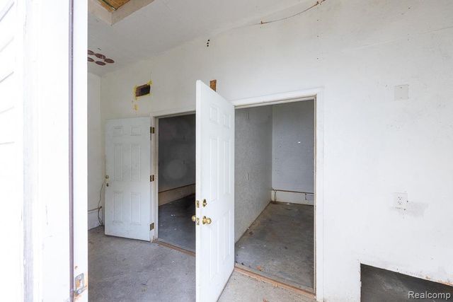 128 W Muir Avenue, Hazel Park, MI 48030