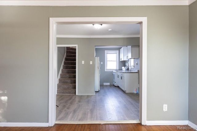 128 W Muir Avenue, Hazel Park, MI 48030