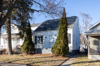 128 W Muir Avenue, Hazel Park, MI 48030
