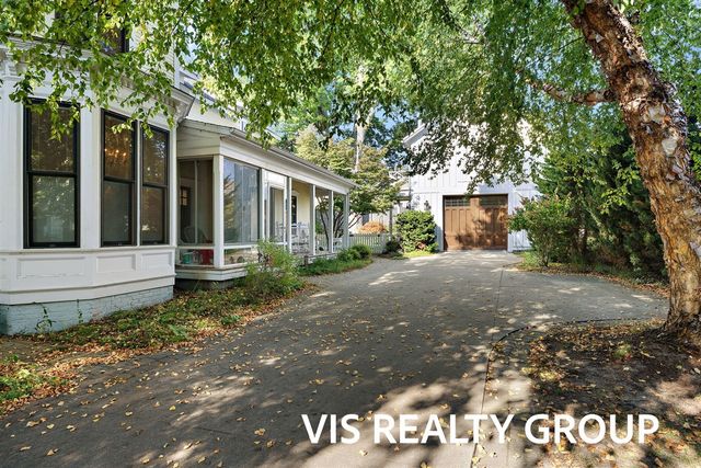 415 Howard Avenue, Grand Haven, MI 49417