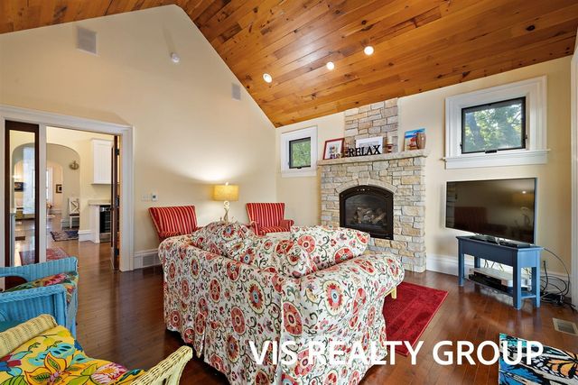 415 Howard Avenue, Grand Haven, MI 49417