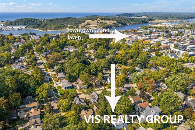 415 Howard Avenue, Grand Haven, MI 49417