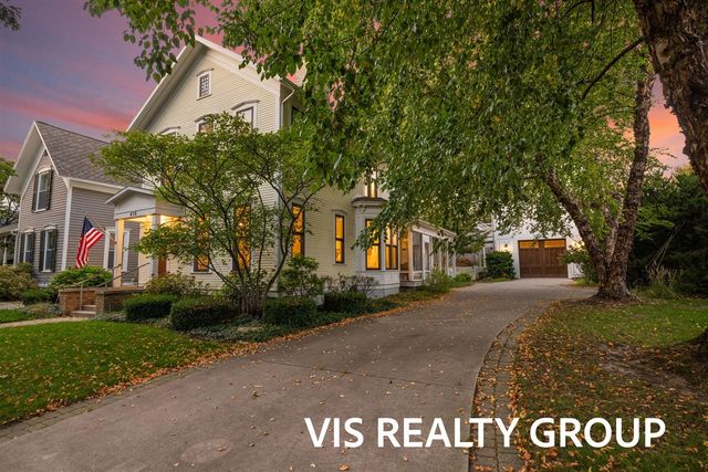 415 Howard Avenue, Grand Haven, MI 49417