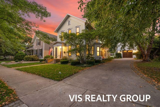 415 Howard Avenue, Grand Haven, MI 49417