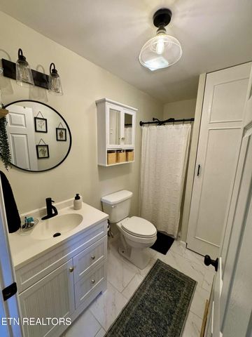 105 Lakeshore View Drive, Kingston, TN 37763