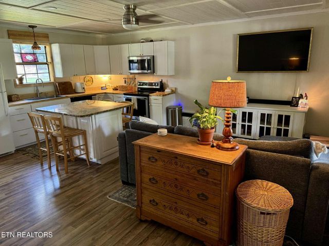 105 Lakeshore View Drive, Kingston, TN 37763