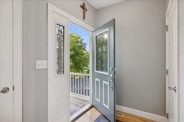 980 Dakota Drive, Woodstock, IL 60098