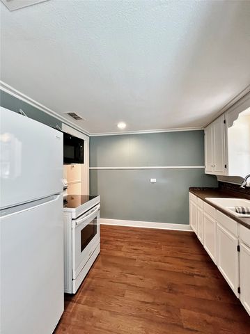713 Spring Street, Granbury, TX 76048