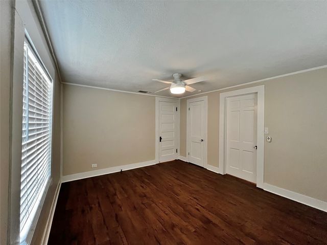 713 Spring Street, Granbury, TX 76048