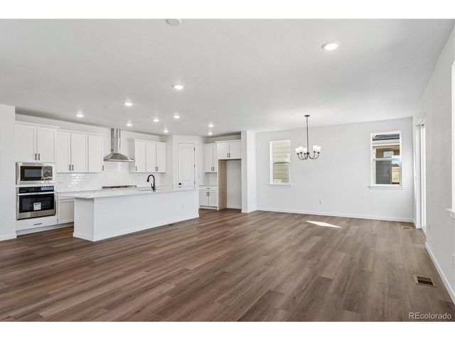 9156 Hayden Peak St, Englewood, CO 80112