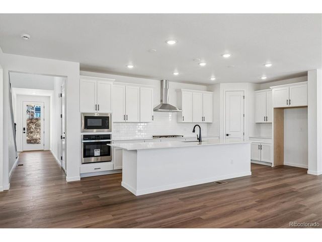 9156 Hayden Peak St, Englewood, CO 80112
