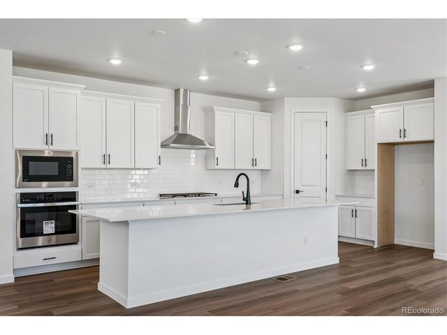 9156 Hayden Peak St, Englewood, CO 80112