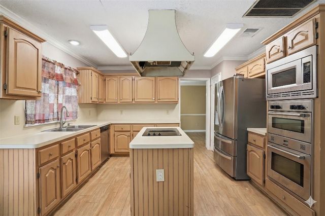 2707 Woodsboro Drive, Spring, TX 77388