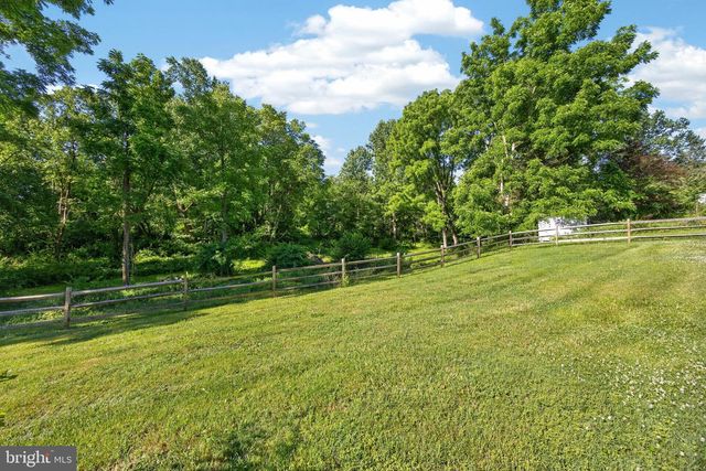 311 HILLENDALE RD, Avondale, PA 19311