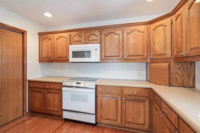 43 S Hills Loop, Holiday Island, AR 72631