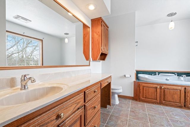 43 S Hills Loop, Holiday Island, AR 72631