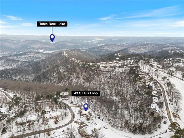 43 S Hills Loop, Holiday Island, AR 72631