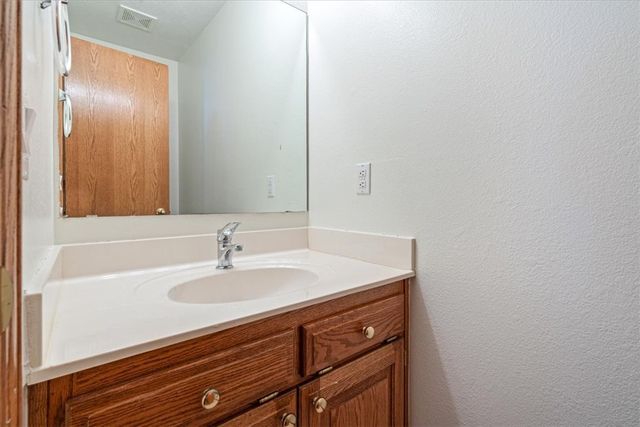 43 S Hills Loop, Holiday Island, AR 72631