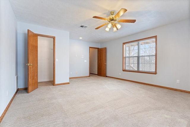 43 S Hills Loop, Holiday Island, AR 72631