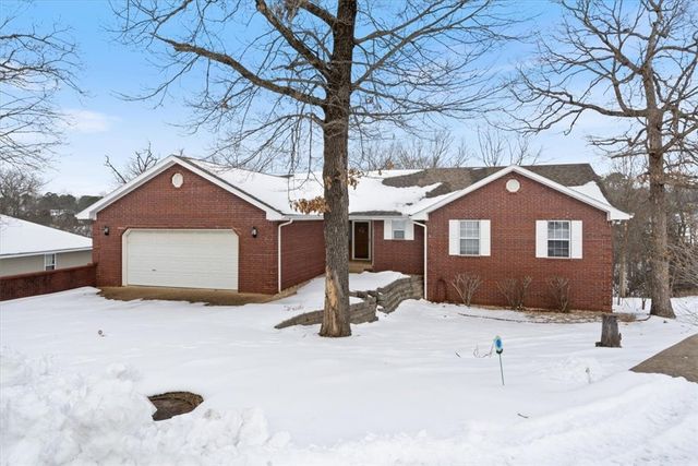 43 S Hills Loop, Holiday Island, AR 72631