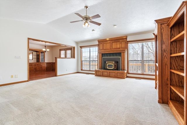 43 S Hills Loop, Holiday Island, AR 72631