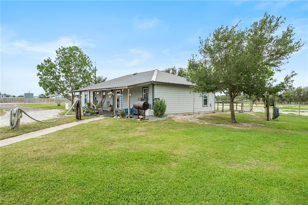2222 Johnson, Aransas Pass, TX 78336
