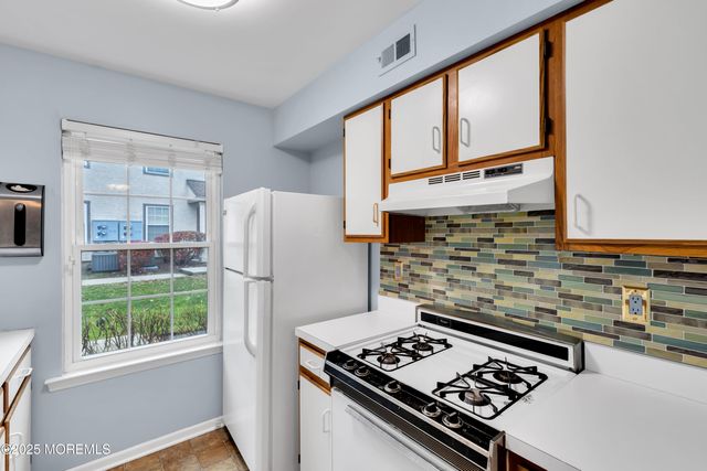 1703 Commons Drive 3, East Brunswick, NJ 08816