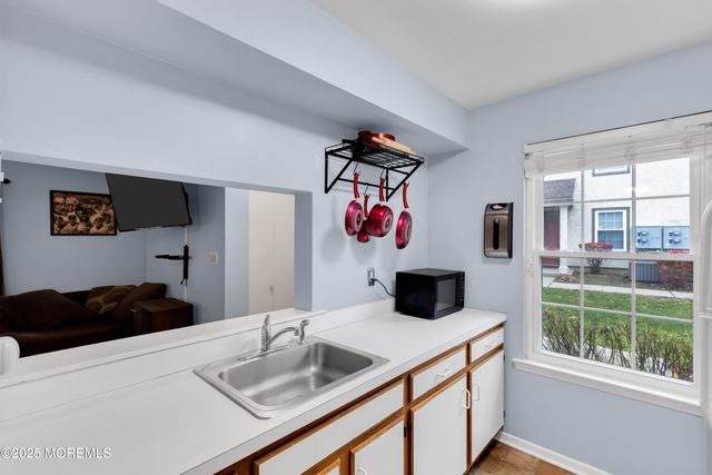 1703 Commons Drive 3, East Brunswick, NJ 08816