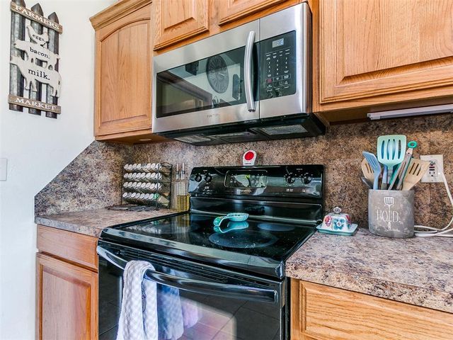 8013 Chumley Lane, Oklahoma City, OK 73135