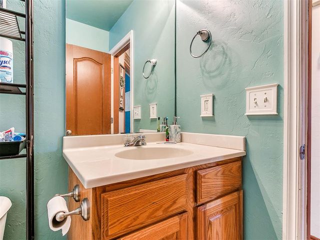 8013 Chumley Lane, Oklahoma City, OK 73135
