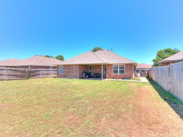 8013 Chumley Lane, Oklahoma City, OK 73135